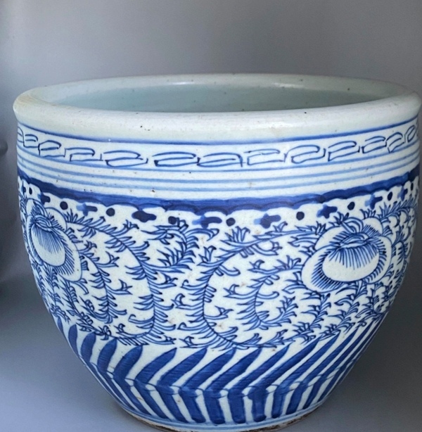 古玩陶瓷清中期青花纏枝花卉紋卷缸拍賣，當前價格1680元