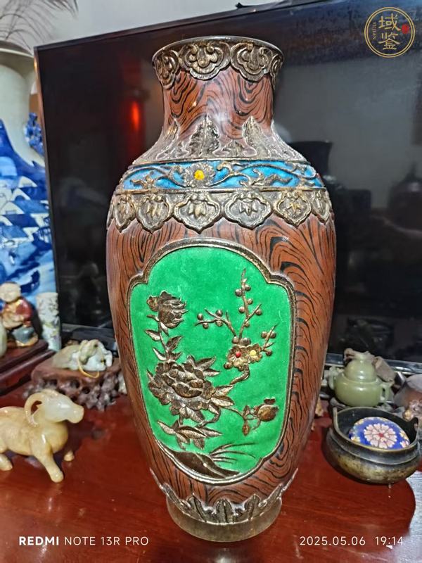 古玩陶瓷花卉紋瓶真品鑒賞圖