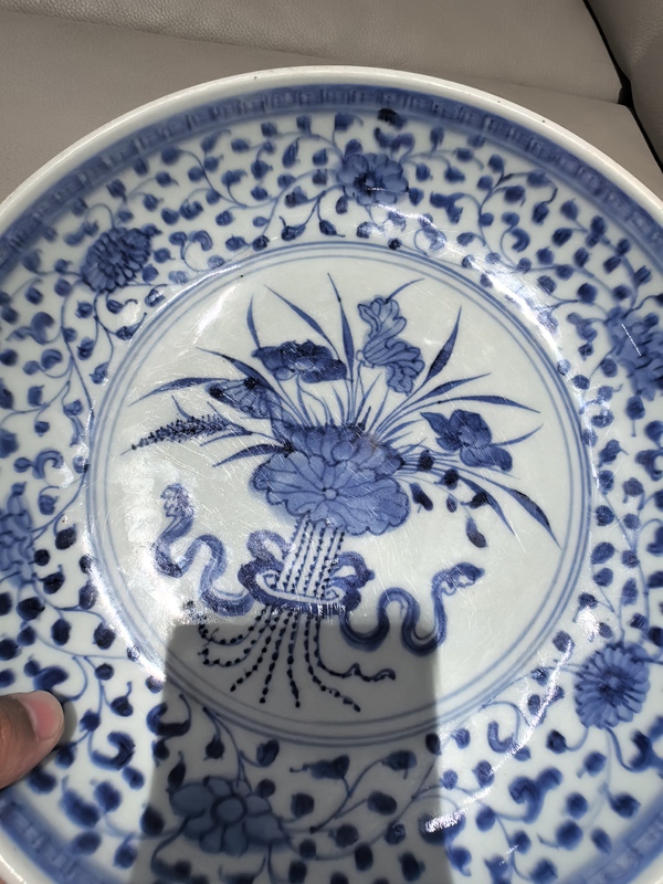 古玩陶瓷一束蓮青花盤拍賣，當(dāng)前價(jià)格18000元