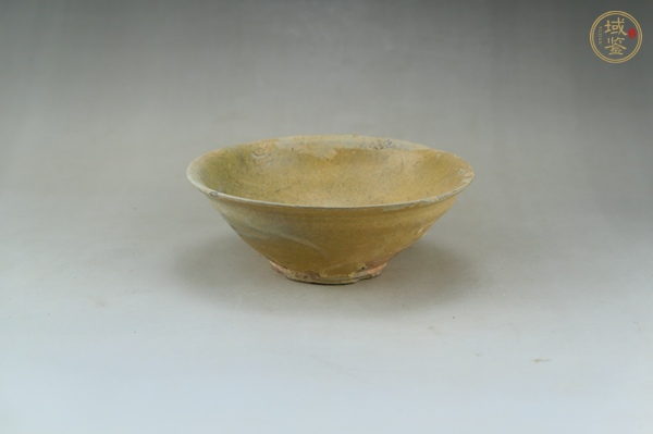 古玩陶瓷越窯青釉花口斗笠碗真品鑒賞圖