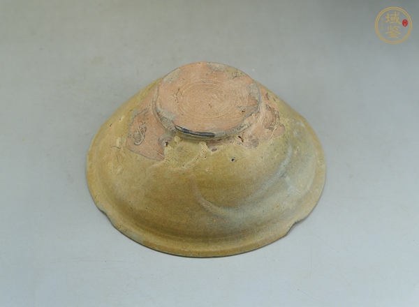 古玩陶瓷越窯青釉花口斗笠碗真品鑒賞圖