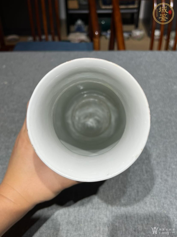 古玩陶瓷粉彩人物瓶真品鑒賞圖