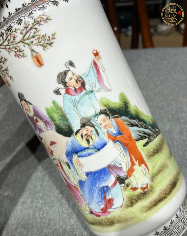 古玩陶瓷粉彩人物瓶真品鑒賞圖