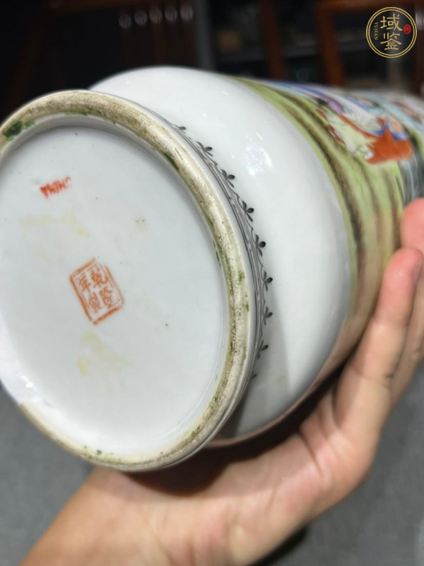 古玩陶瓷粉彩人物瓶真品鑒賞圖