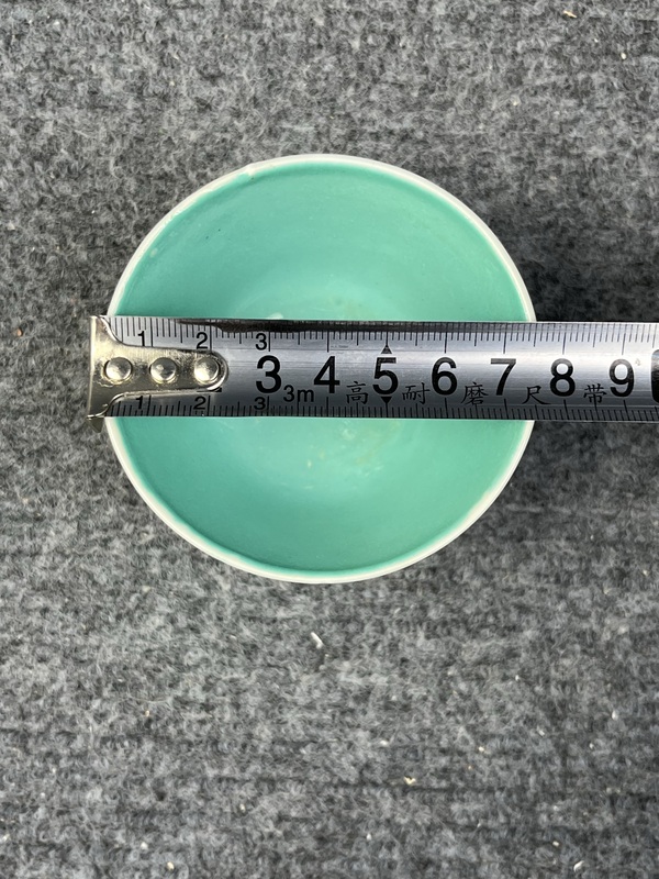 古玩陶瓷內(nèi)松石綠釉外黃地粉彩花卉紋杯拍賣，當前價格238元