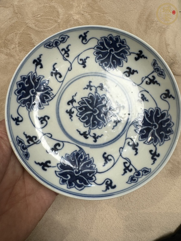 古玩清光緒青花纏枝花卉紋盤真品鑒賞圖