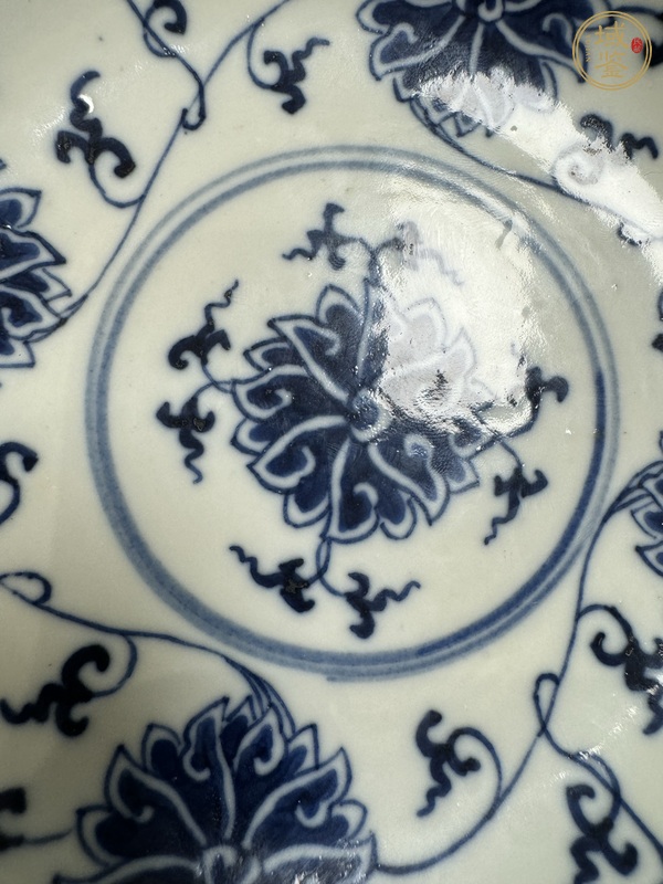 古玩陶瓷清光緒青花纏枝花卉紋盤真品鑒賞圖