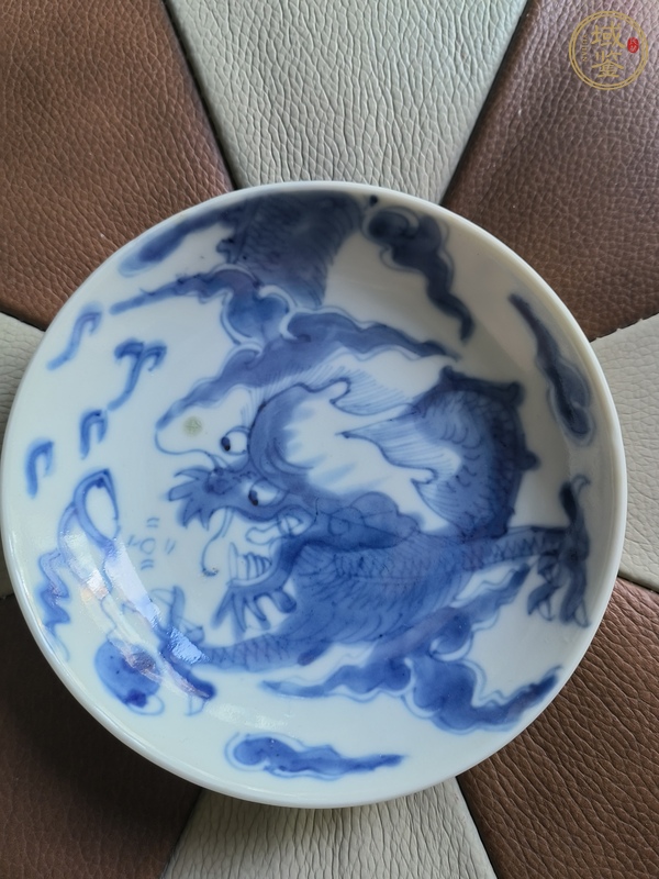 古玩陶瓷青花過墻龍紋盤真品鑒賞圖