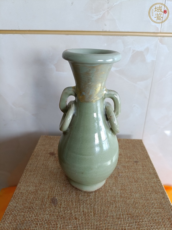 古玩陶瓷龍泉青瓷雙耳瓶真品鑒賞圖
