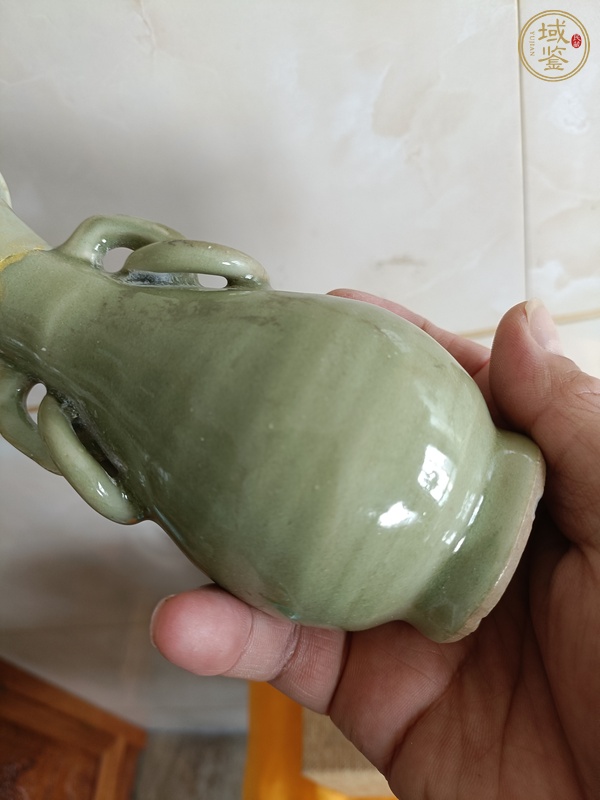 古玩陶瓷龍泉青瓷雙耳瓶真品鑒賞圖