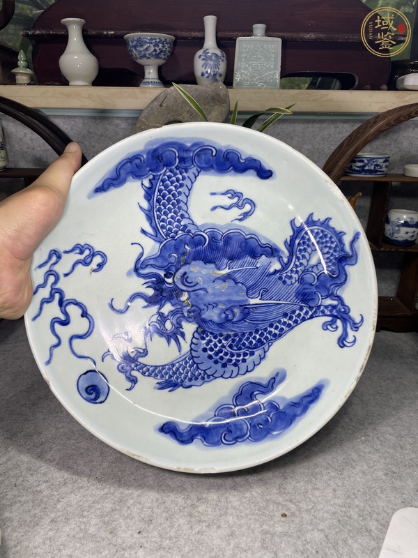 古玩陶瓷青花過墻龍紋盤真品鑒賞圖