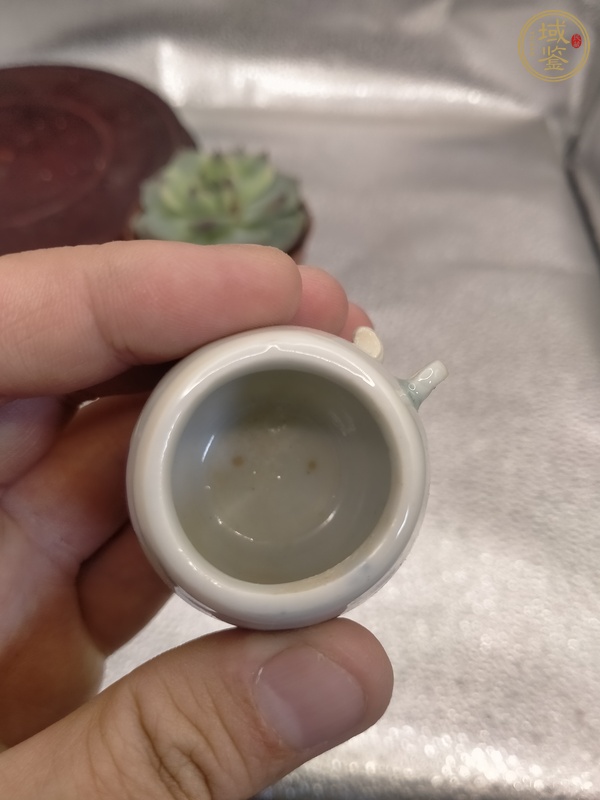 古玩陶瓷山水紋青花鳥食罐真品鑒賞圖