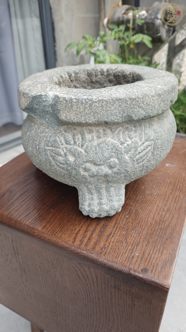 古玩雜項(xiàng)石頭三足獸面爐真品鑒賞圖