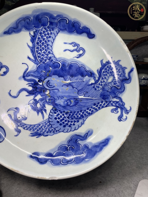 古玩陶瓷青花過墻龍紋盤真品鑒賞圖