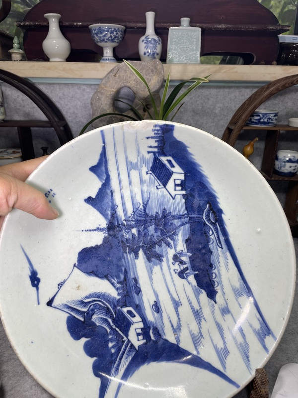 古玩陶瓷雍正傳世青花山水人物大盤拍賣,當(dāng)前價格4799元