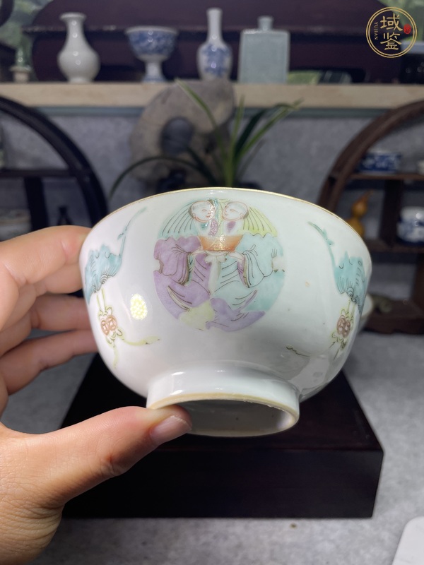 古玩陶瓷粉彩和合二仙圖茶碗真品鑒賞圖