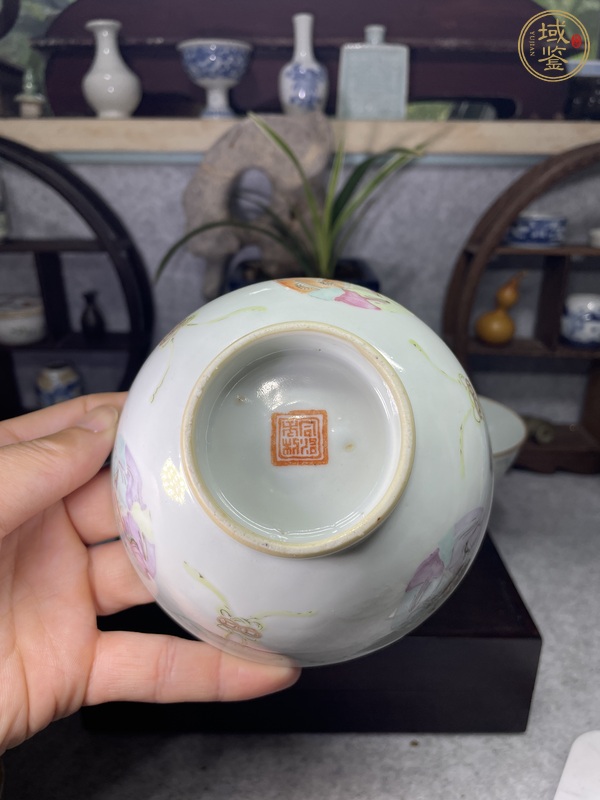 古玩陶瓷粉彩和合二仙圖茶碗真品鑒賞圖