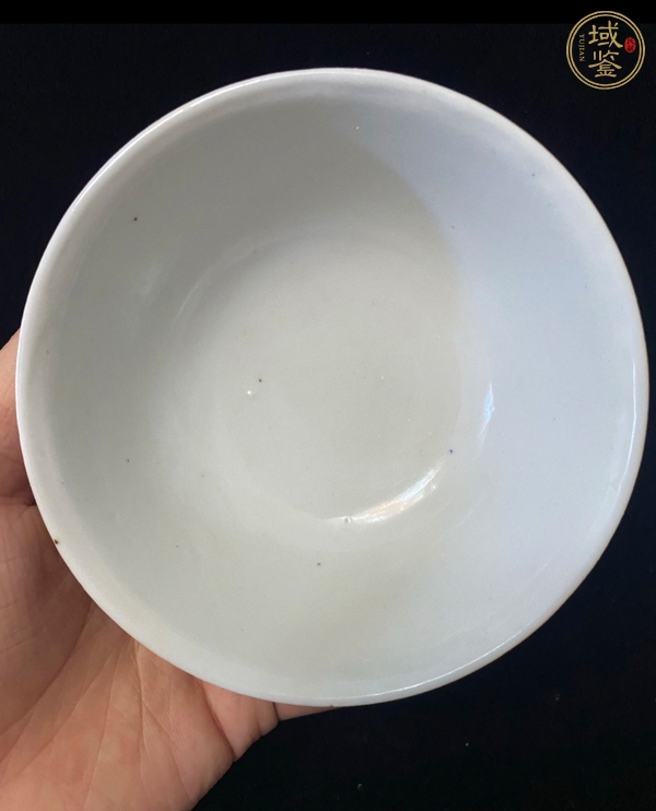 古玩陶瓷礬紅彩福壽紋碗真品鑒賞圖