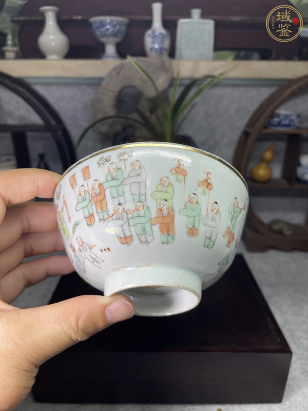 古玩陶瓷粉彩百子鬧春圖茶碗真品鑒賞圖