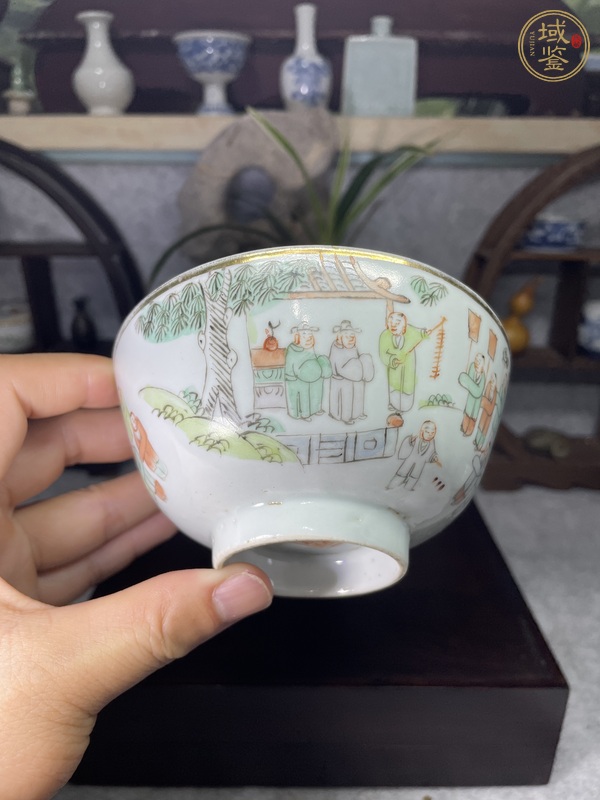 古玩陶瓷粉彩百子鬧春圖茶碗真品鑒賞圖