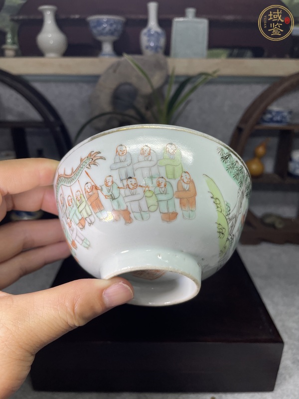 古玩陶瓷粉彩百子鬧春圖茶碗真品鑒賞圖