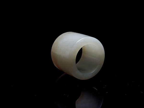 古玩雜項清代和田扳指(內徑22mm)拍賣,當前價格3300元