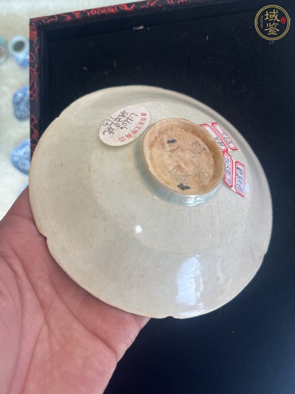 古玩陶瓷青白釉刻花葵口盤真品鑒賞圖