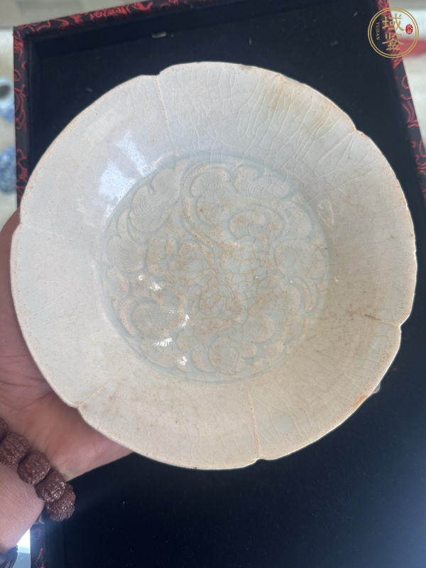 古玩陶瓷青白釉刻花葵口盤真品鑒賞圖