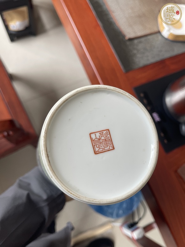 古玩陶瓷人物粉彩瓶真品鑒賞圖