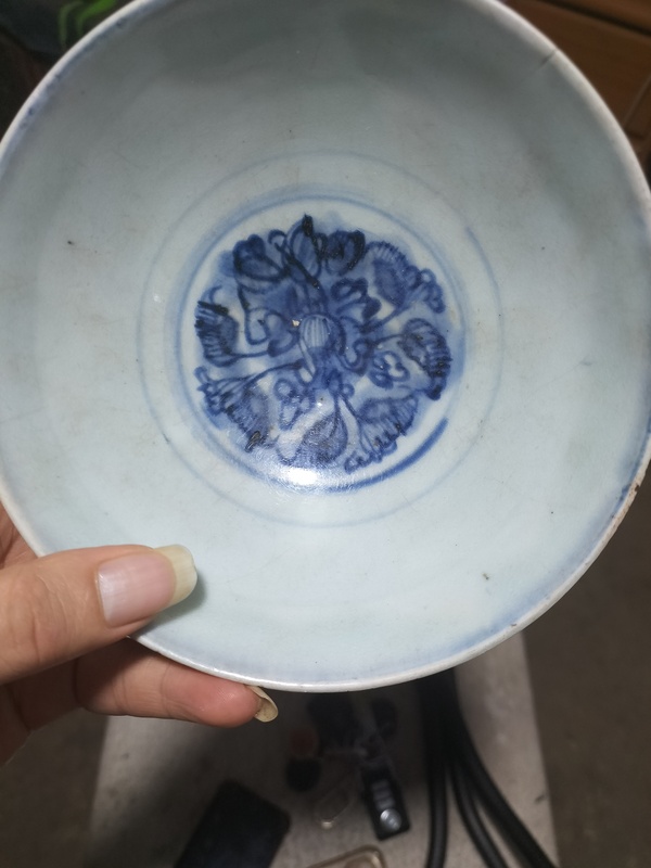 古玩轉(zhuǎn)賣明中期 青花蓮?fù)邪藢毤y碗拍賣，當(dāng)前價(jià)格680元