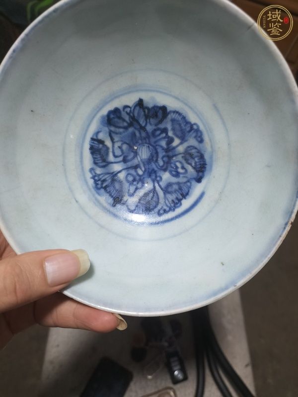 古玩陶瓷明中期 青花蓮?fù)邪藢毤y碗真品鑒賞圖