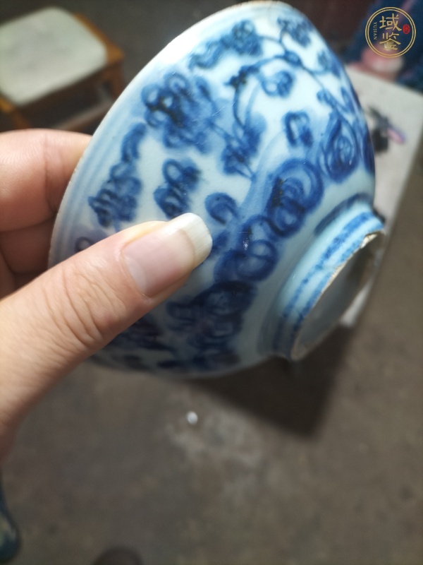 古玩陶瓷明中期 青花蓮?fù)邪藢毤y碗真品鑒賞圖