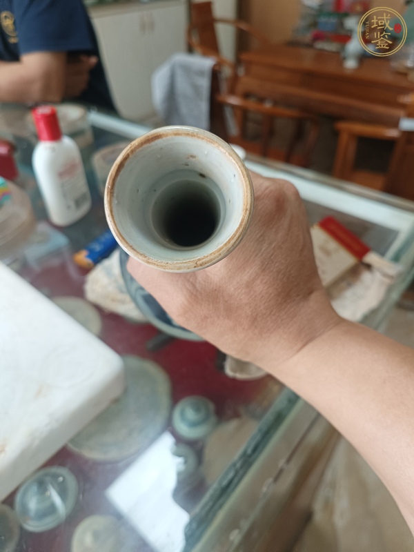 古玩陶瓷青花山水人物紋蒜頭瓶真品鑒賞圖