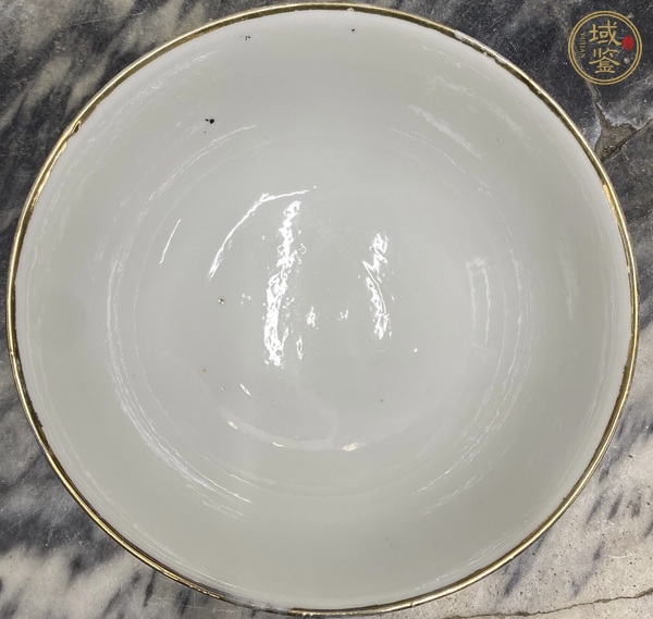 古玩陶瓷粉彩松鶴延年圖茶碗真品鑒賞圖