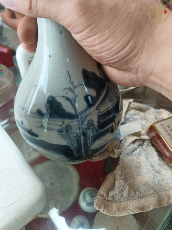 古玩陶瓷青花山水人物紋蒜頭瓶真品鑒賞圖