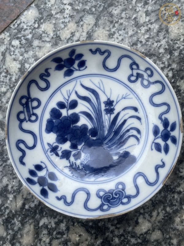 古玩陶瓷花卉紋青花盤真品鑒賞圖