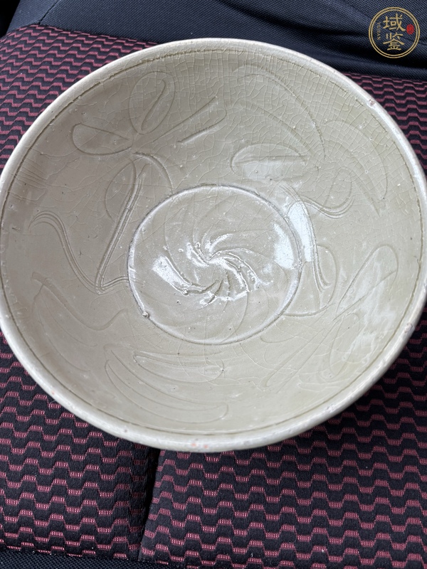 古玩陶瓷宋代 青瓷碗真品鑒賞圖