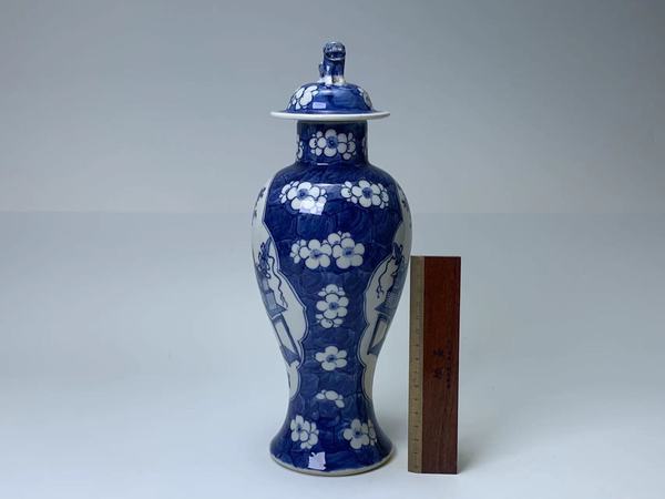 古玩陶瓷清晚期·青花冰梅開窗博古花卉紋將軍罐拍賣，當前價格2128元