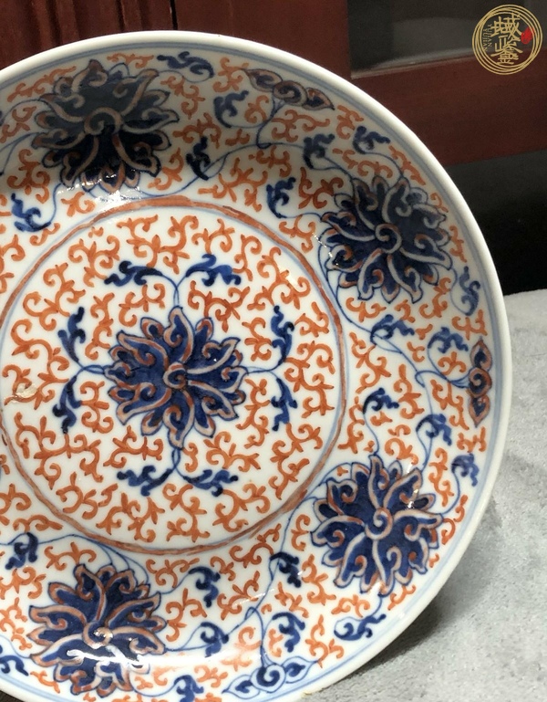 古玩陶瓷清末民國青花纏枝花卉紋盤真品鑒賞圖