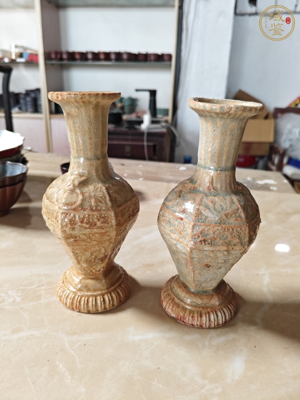 古玩陶瓷云市窯青白釉盤口瓶真品鑒賞圖