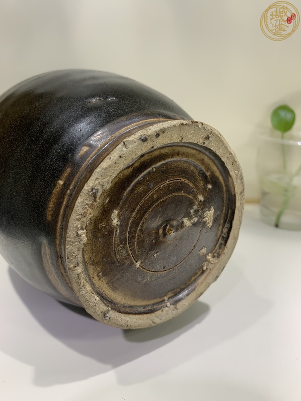 古玩陶瓷北宋耀州窯黑釉執壺真品鑒賞圖