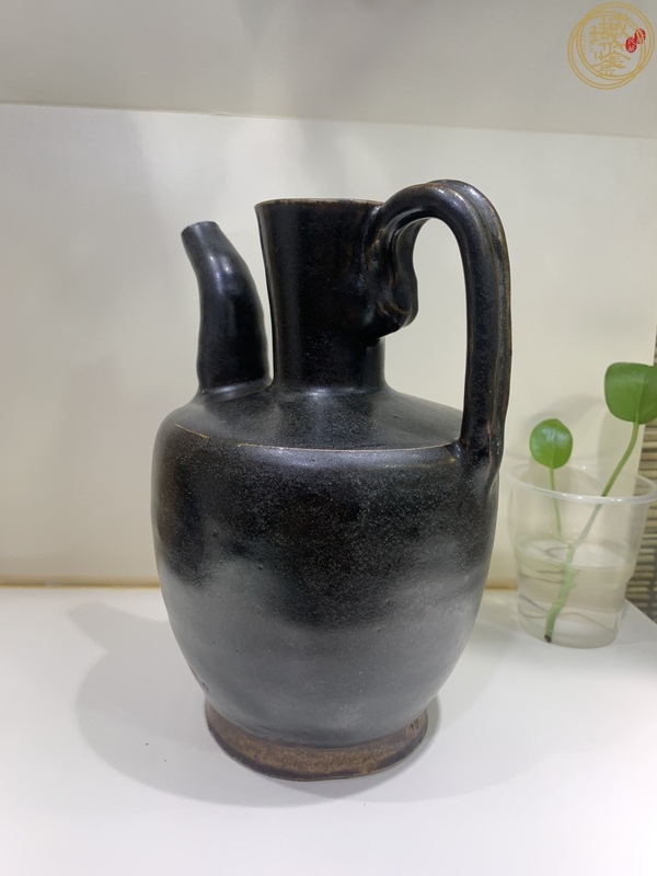 古玩陶瓷北宋耀州窯黑釉執壺真品鑒賞圖