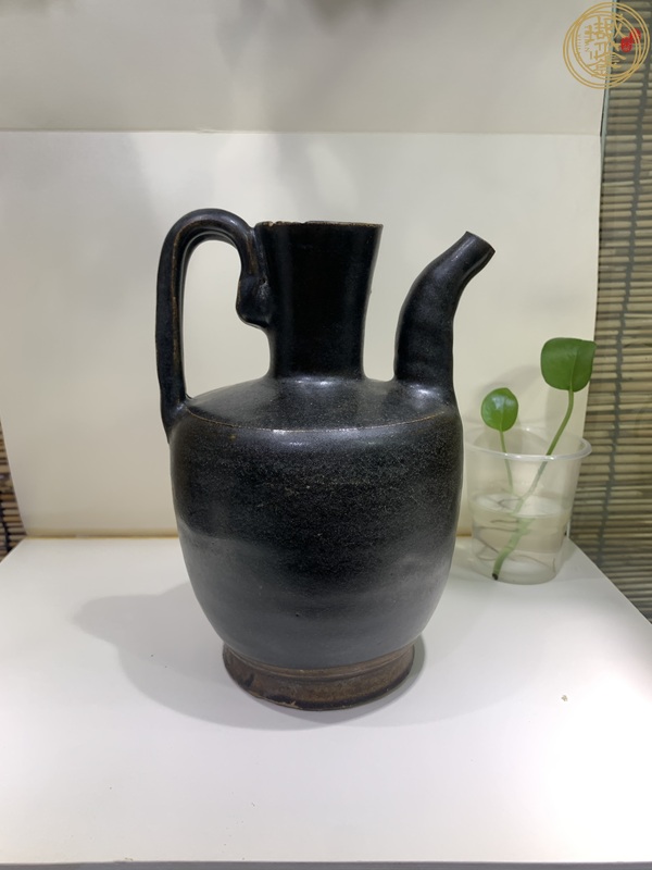 古玩陶瓷北宋耀州窯黑釉執壺真品鑒賞圖
