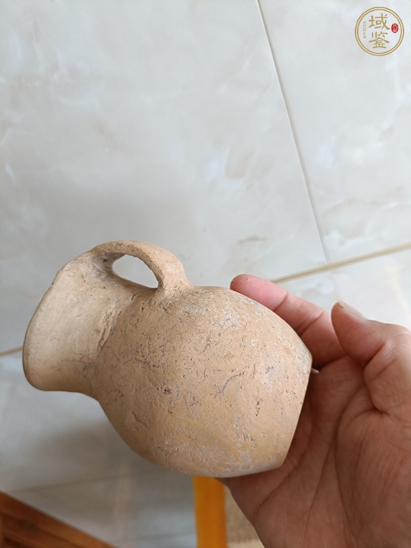 古玩陶瓷齊家文化單耳陶壺真品鑒賞圖