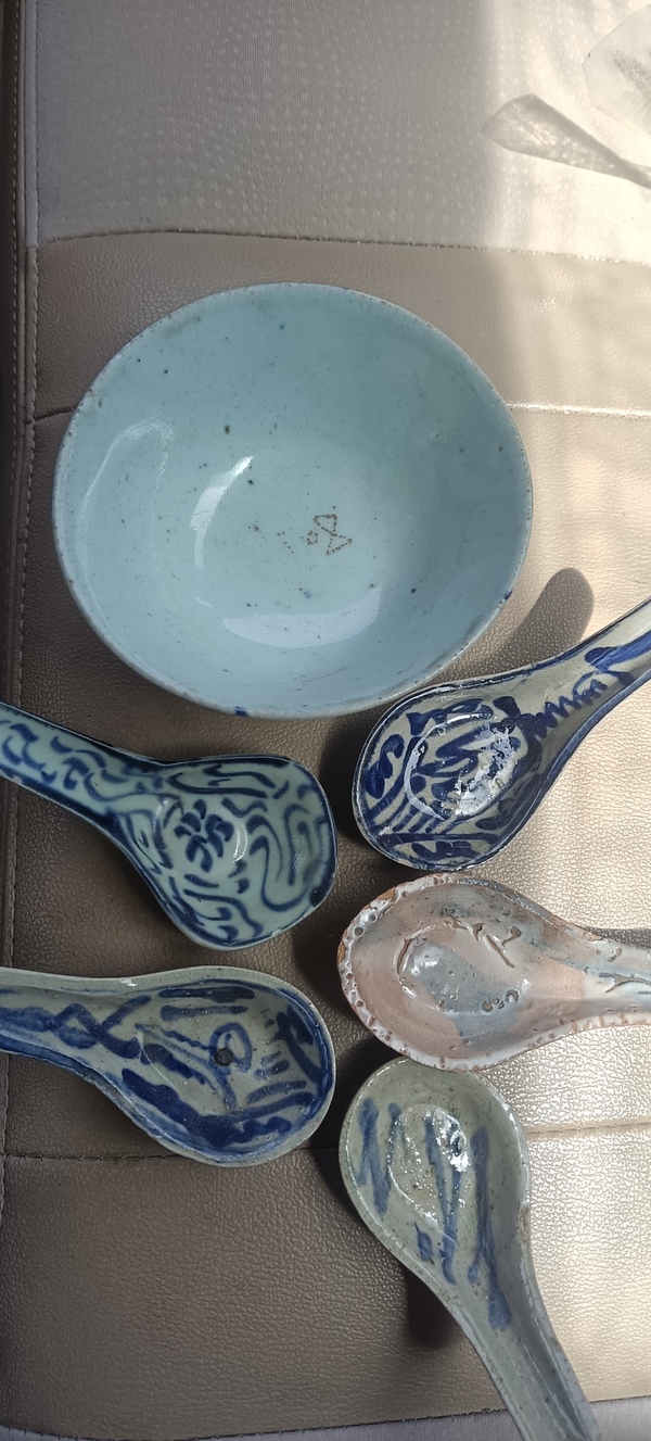 古玩陶瓷5個青花湯勺、一個青花碗拍賣,當前價格88元