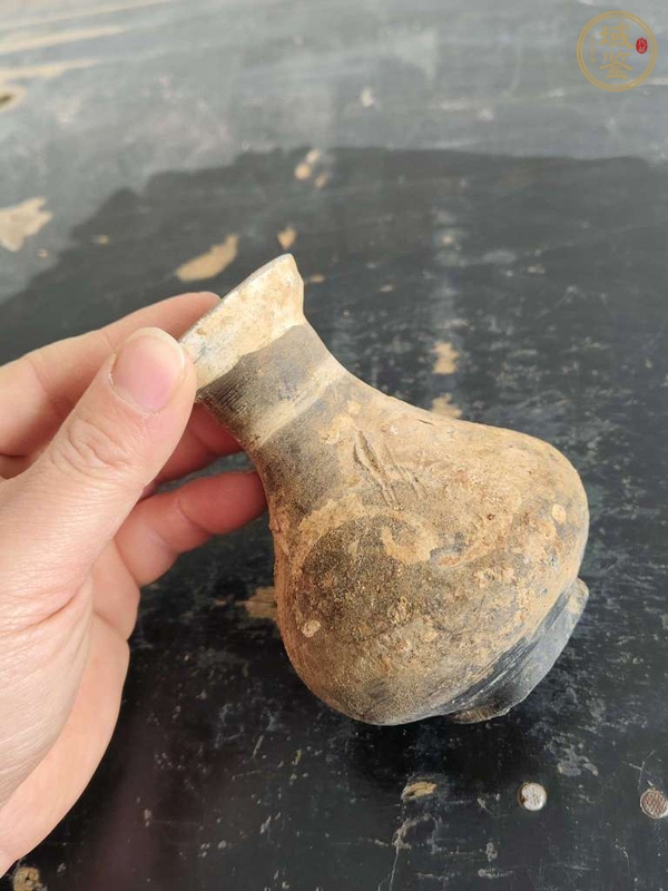 古玩陶瓷灰陶彩繪撇口瓶真品鑒賞圖