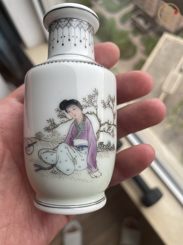 古玩陶瓷粉彩仕女紋棒槌瓶 真品鑒賞圖