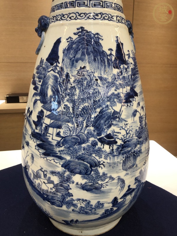古玩陶瓷 雙鋪首青花瓶真品鑒賞圖