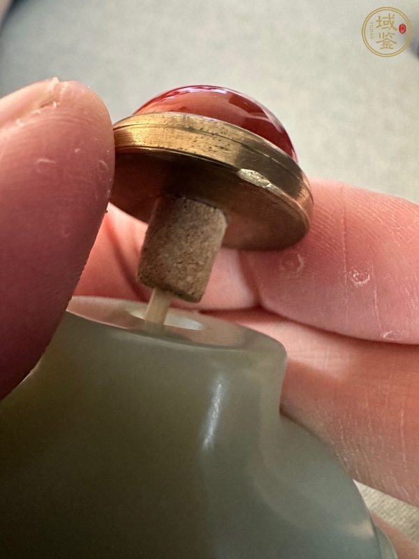 古玩玉器80年代仿清鋪首鼻煙壺真品鑒賞圖