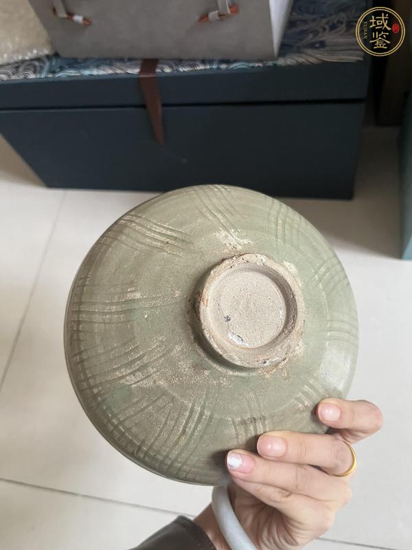 古玩陶瓷青瓷刻花碗真品鑒賞圖